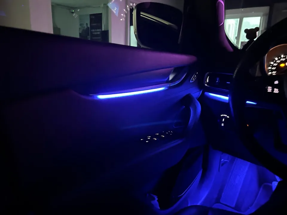 Maserati Levante ambient lighting - Maserati Levante Ambient Lighting Review: Subtle Mood Upgrade photo 5