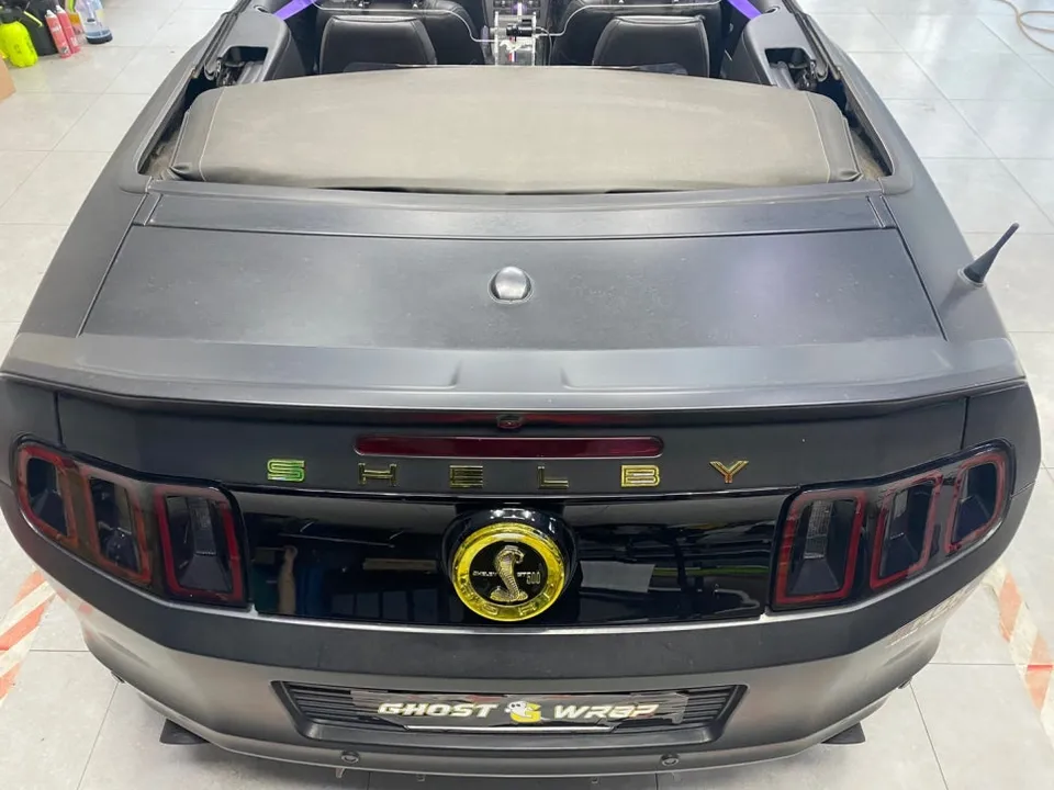 Ford Mustangのカーラッピング事例|個性的なバイパーライン 施工写真 3-2