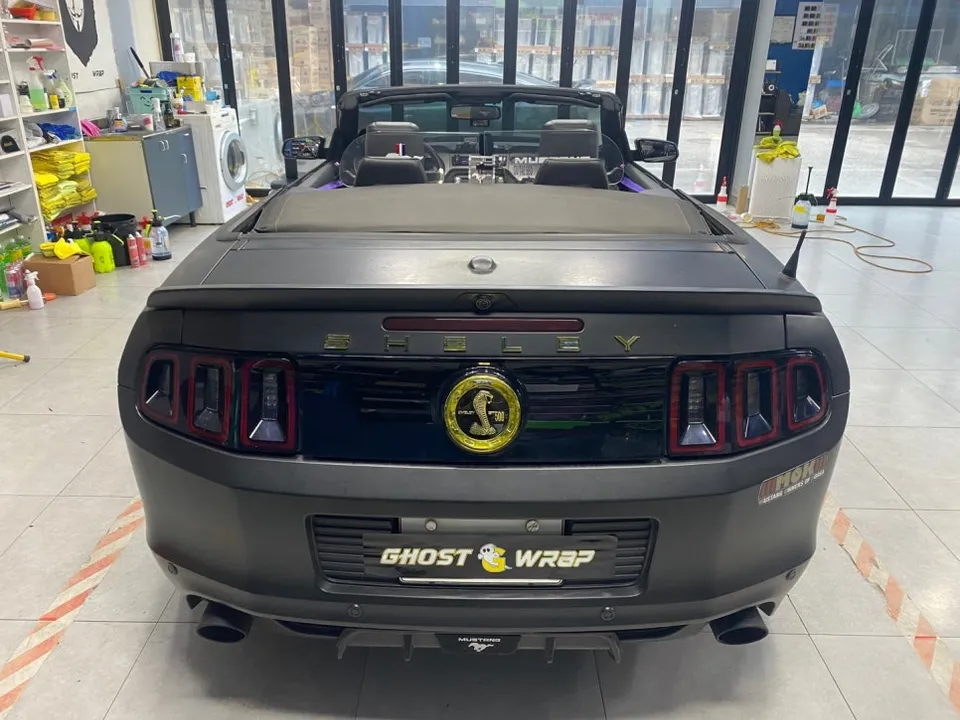 Ford Mustangのカーラッピング事例|個性的なバイパーライン 施工写真 1-3