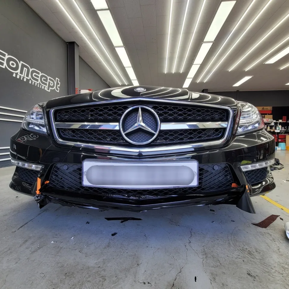 Mercedes-Benz CLS63 AMGのカーラッピング事例|費用目安・仕上がり 施工写真 3-1