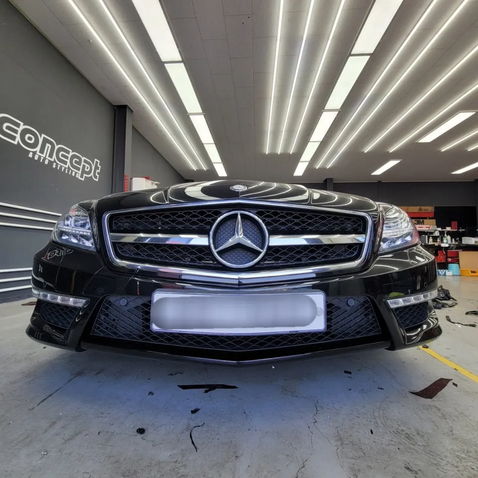 Mercedes-Benz CLS63 AMGのカーラッピング事例|費用目安・仕上がり 施工写真 1-2