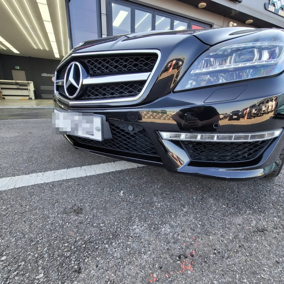Mercedes-Benz CLS63 AMGのカーラッピング事例|費用目安・仕上がり 施工写真 1-3
