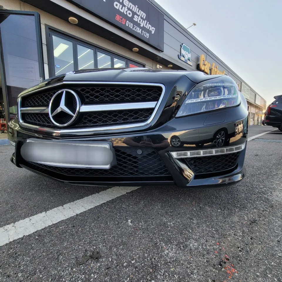 Mercedes-Benz CLS63 AMGのカーラッピング事例|費用目安・仕上がり 施工写真 2-3