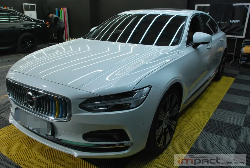 Volvo S90のPPF施工事例|費用目安と仕上がり 施工写真 2-1