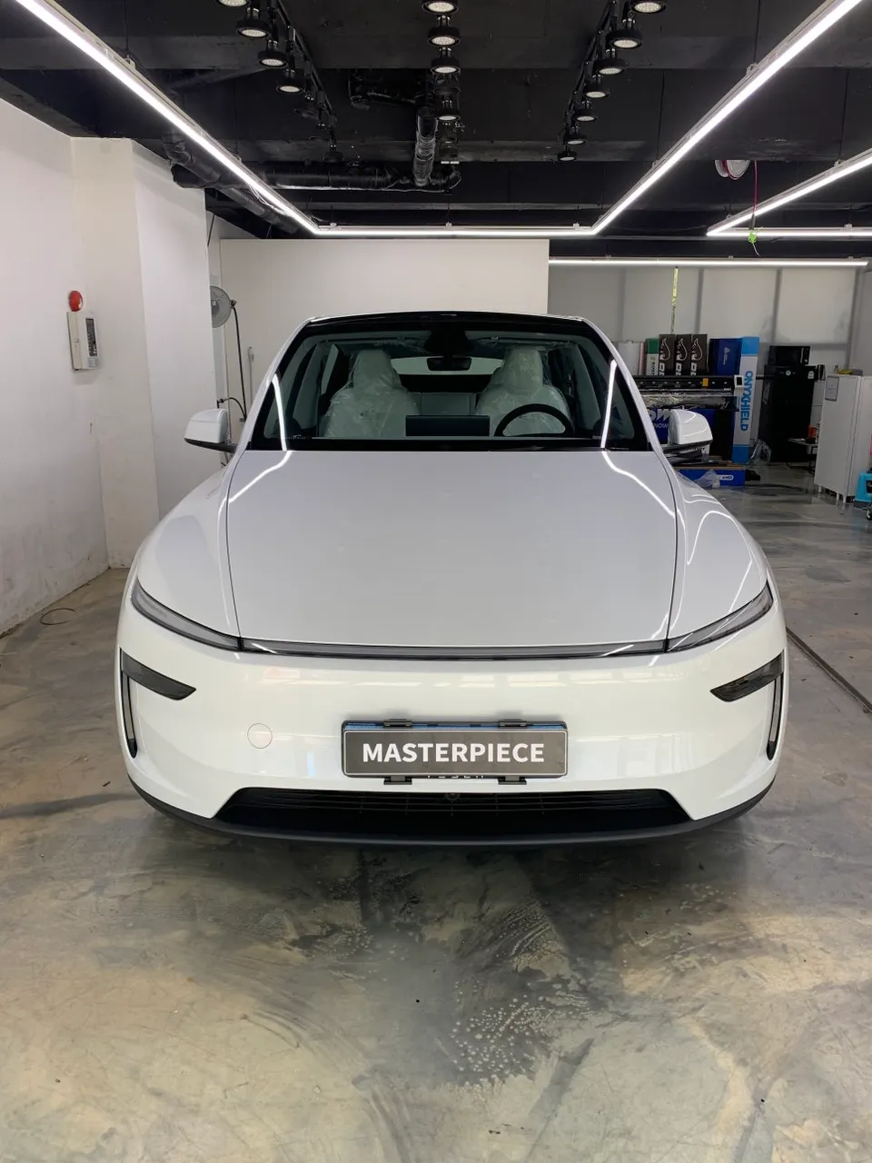 Tesla Model Y PPF施工事例|サテンブラックで個性を演出 施工写真 5