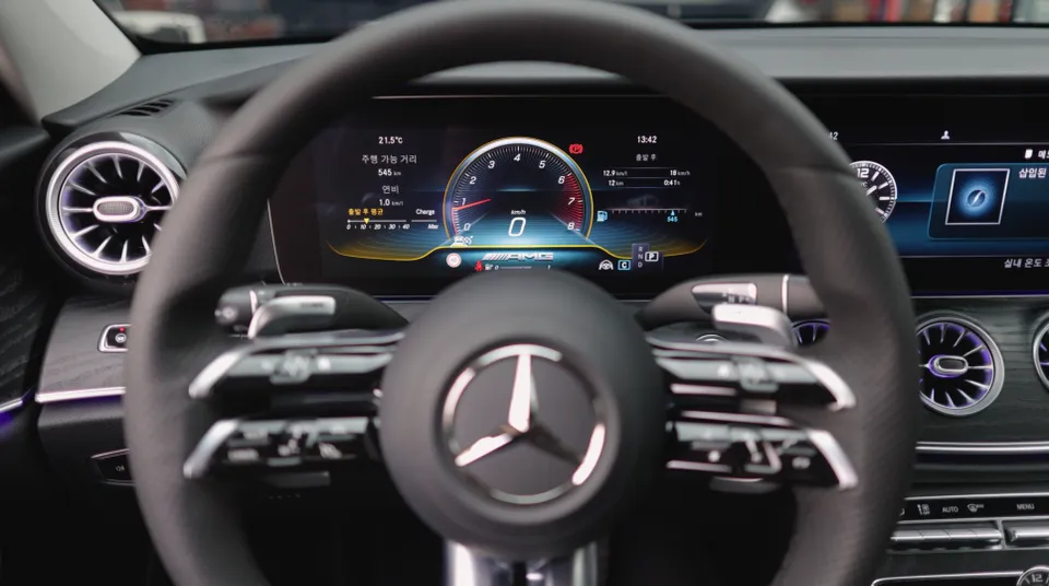 Mercedes-Benz E클래스 W213 interior customization installation result