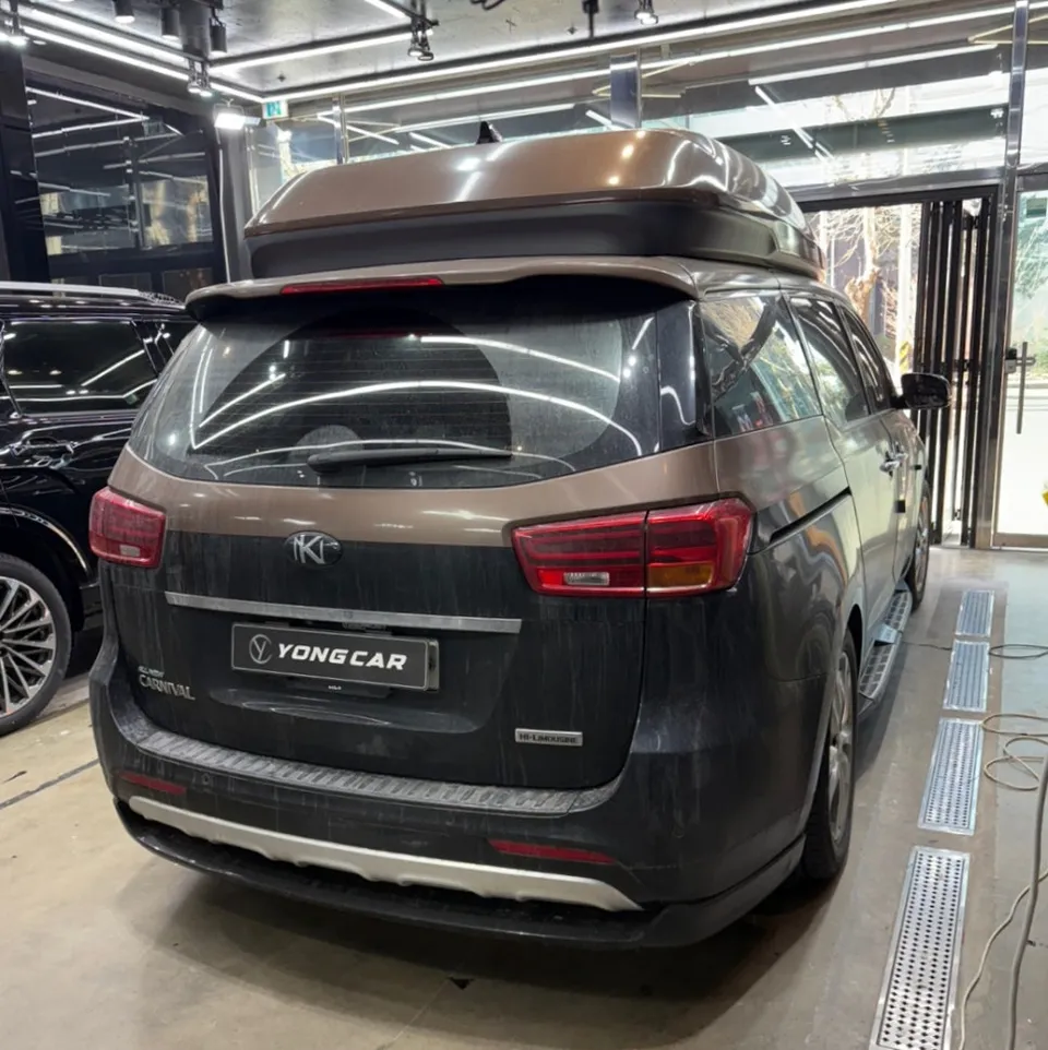 Kia Carnival Hi-Limousineのカーラッピング事例|費用目安・仕上がり 施工写真 3-1
