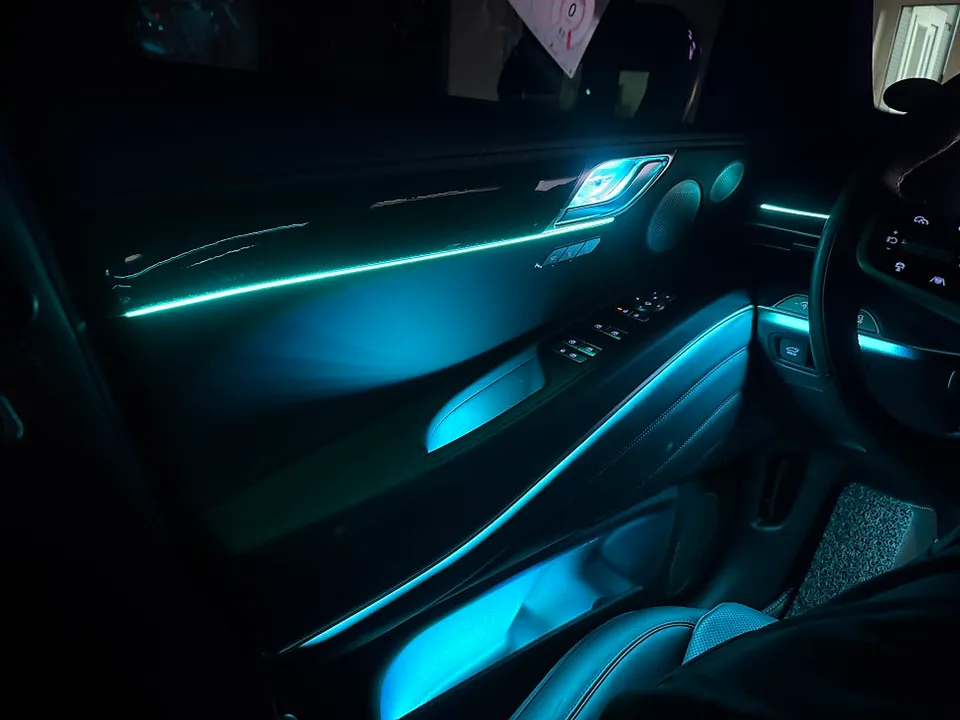 Genesis GV80 ambient lighting - Genesis GV80 Ambient Lighting Review: Enhanced Interior Mood photo 5