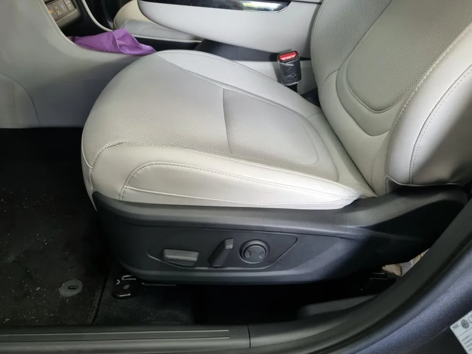 Hyundai Tucson NX4 oem options - Hyundai Tucson NX4 Power Seat Upgrade Review photo 3