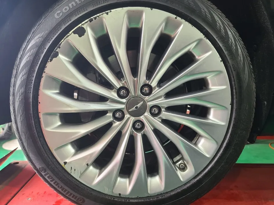 Genesis EQ900 wheel repair - Genesis EQ900 Wheel Repair Review — Curb Rash Fixed photo 3