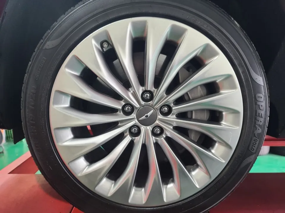 Genesis EQ900 wheel repair - Genesis EQ900 Wheel Repair Review — Curb Rash Fixed photo 6
