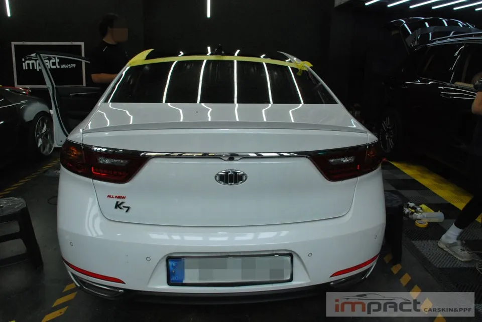 Kia K7のカーラッピング事例|費用目安と仕上がり 施工写真 2-1