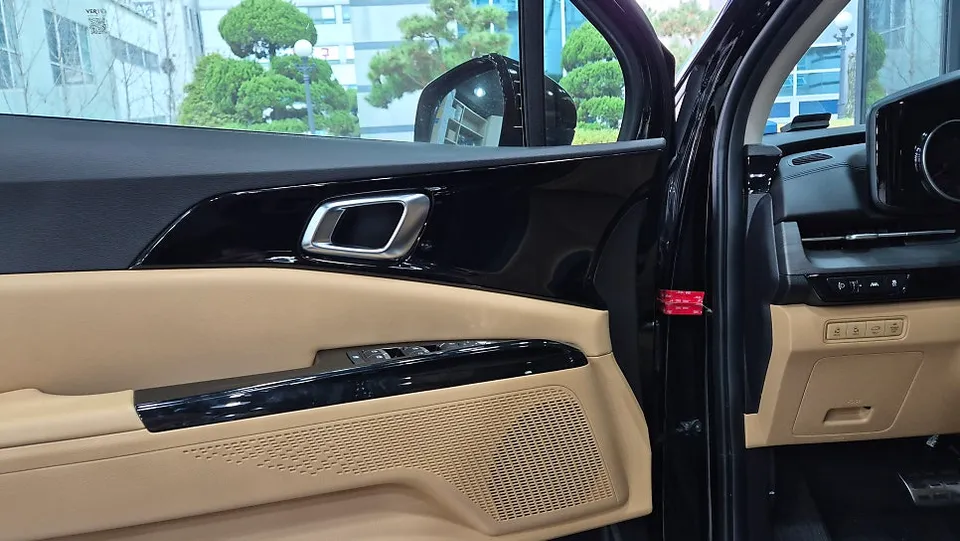 Kia Carnival KA4 seat ventilation - Kia Carnival KA4 Seat Climate Upgrade Review photo 3