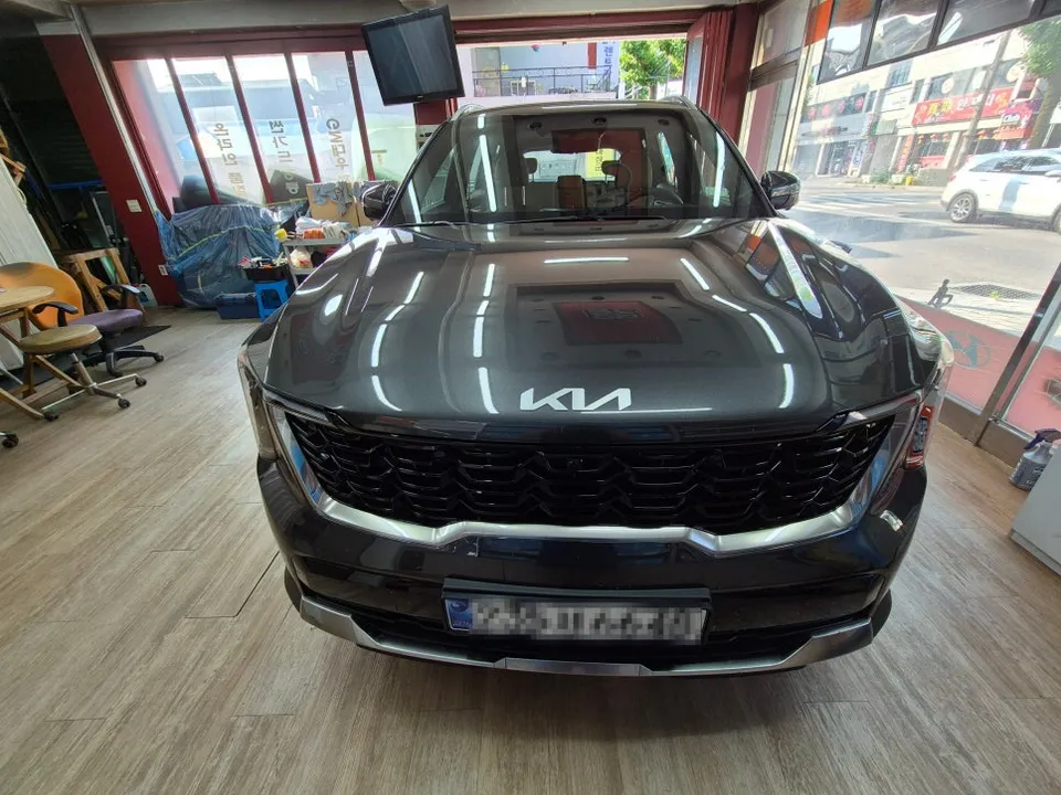 Kia Sorentoのカーフィルム施工事例|費用目安・仕上がり 施工写真 2-2