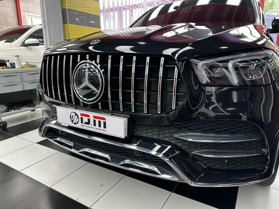 Mercedes-Benz GLEのカーラッピング事例｜費用目安・仕上がり 施工写真 3-1