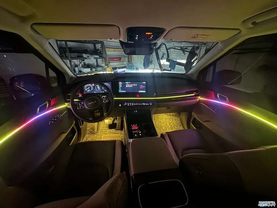 Kia Carnival KA4 ambient lighting - Kia Carnival KA4 Ambient Lighting Review: Cost & Results photo 3