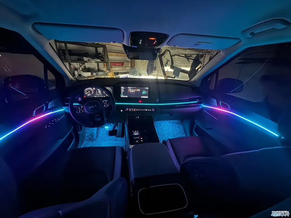 Kia Carnival KA4 ambient lighting - Kia Carnival KA4 Ambient Lighting Review: Cost & Results photo 5