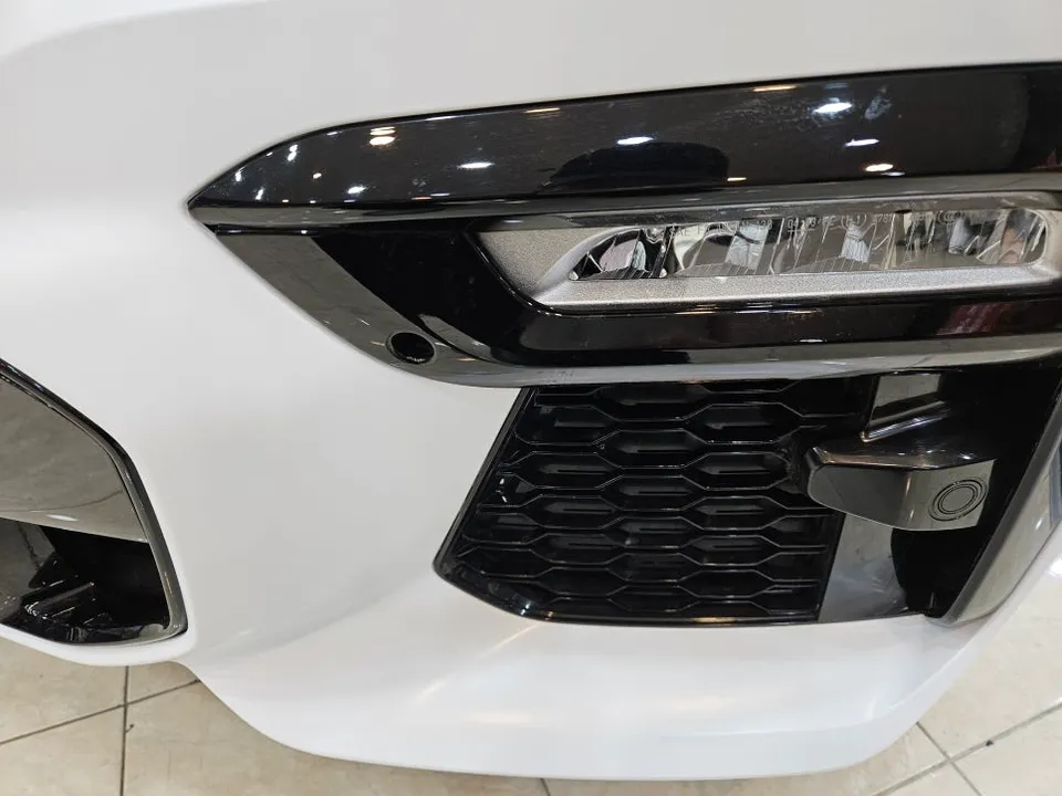 BMW X6のカーラッピング事例|サテンホワイトとブラックルーフ 施工写真 1-3