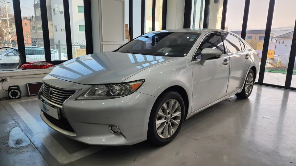 Lexus ESのAndroid Auto・CarPlay取付事例 施工写真 1-1