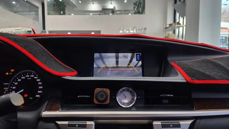 Lexus ESのAndroid Auto・CarPlay取付事例 施工写真 2-1
