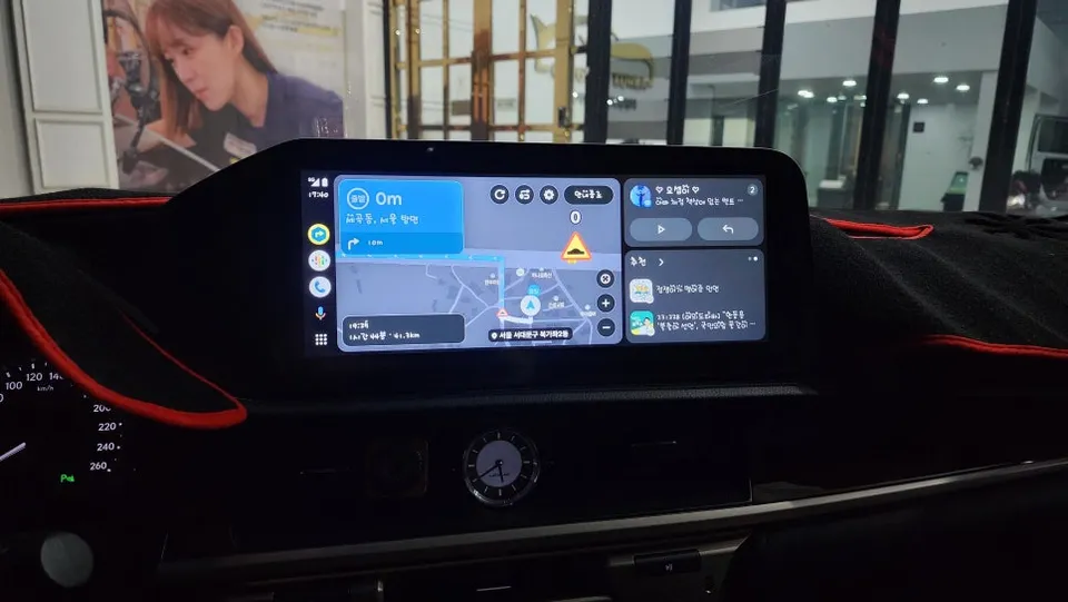 Lexus ESのAndroid Auto・CarPlay取付事例 施工写真 1-3