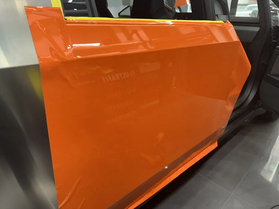 Tesla Cybertruckのカーラッピング事例｜費用目安・仕上がり 施工写真 1-3
