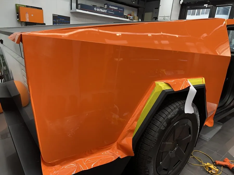Tesla Cybertruckのカーラッピング事例｜費用目安・仕上がり 施工写真 2-3