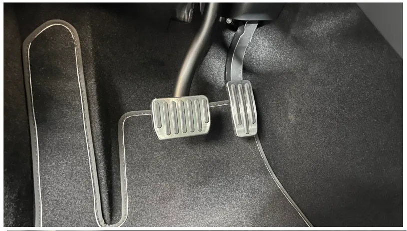 Tesla Model Yのカーフィルム施工事例｜費用目安・仕上がり 施工写真 1-3