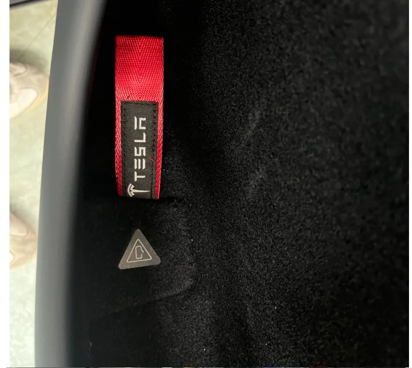 Tesla Model Yのカーフィルム施工事例｜費用目安・仕上がり 施工写真 2-3