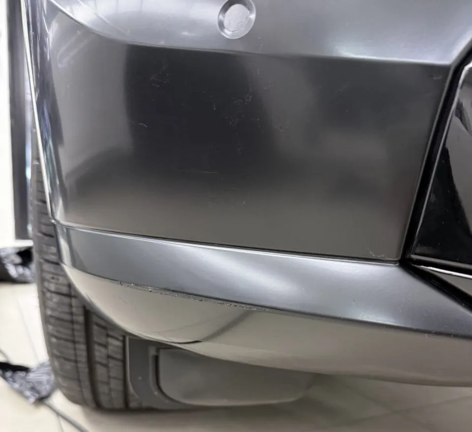 BMW X7のカーラッピング事例:部分補修の仕上がり 施工写真 2-1