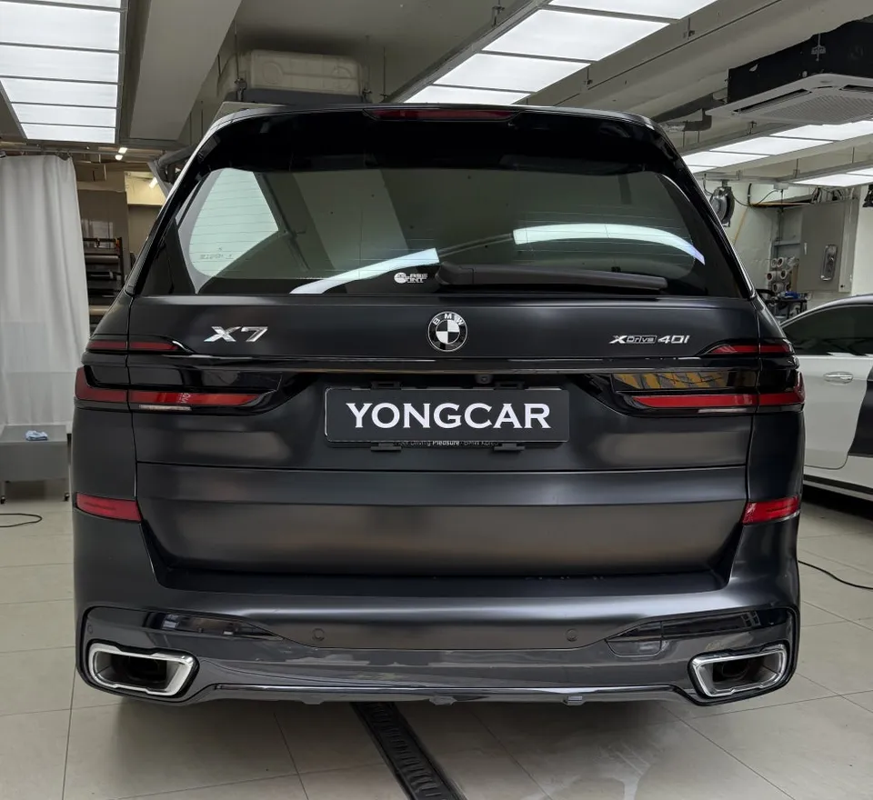 BMW X7のカーラッピング事例:部分補修の仕上がり 施工写真 2-3
