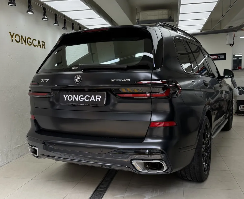BMW X7のカーラッピング事例:部分補修の仕上がり 施工写真 3-3