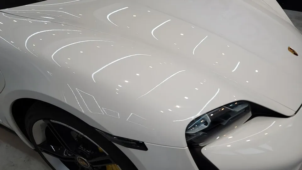 Porsche Taycanのカーフィルム施工事例｜費用目安・仕上がり 施工写真 2-1