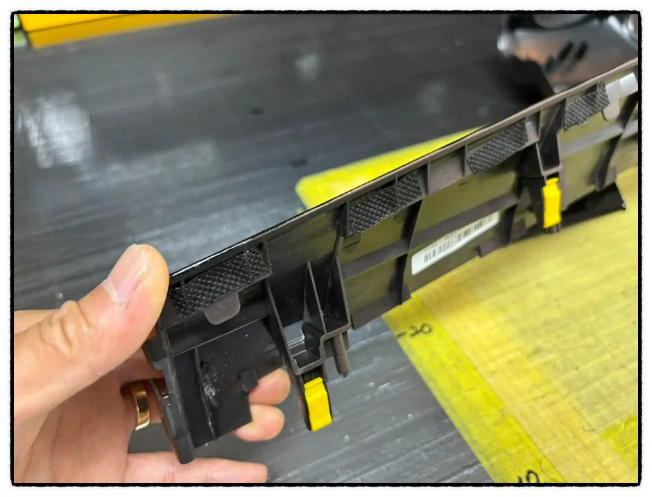 KG Mobility Torresのカーラッピング事例|韓国での実施工 施工写真 3-2