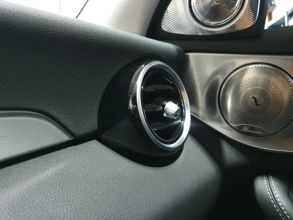 Mercedes-Benz C-Class ambient lighting - Mercedes-Benz C-Class Ambient Lighting Review photo 4
