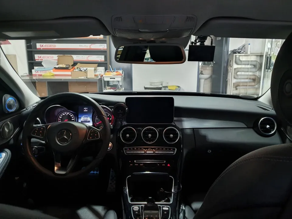 Mercedes-Benz C-Class ambient lighting - Mercedes-Benz C-Class Ambient Lighting Review photo 5