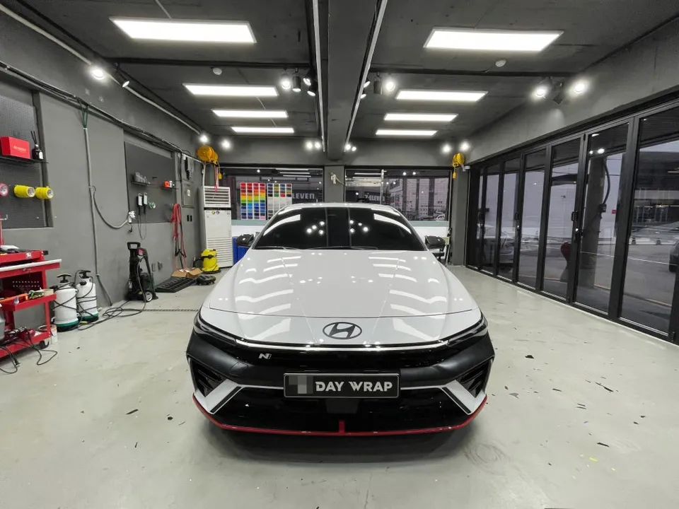 Hyundai Elantra Nのカーラッピング事例|費用目安・仕上がり 施工写真 2-2