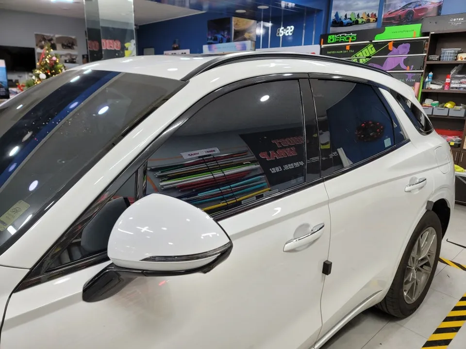 Genesis GV70のカーラッピング事例 施工写真 1-2