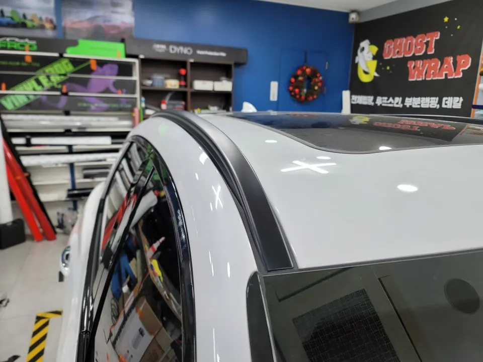 Genesis GV70のカーラッピング事例 施工写真 3-2