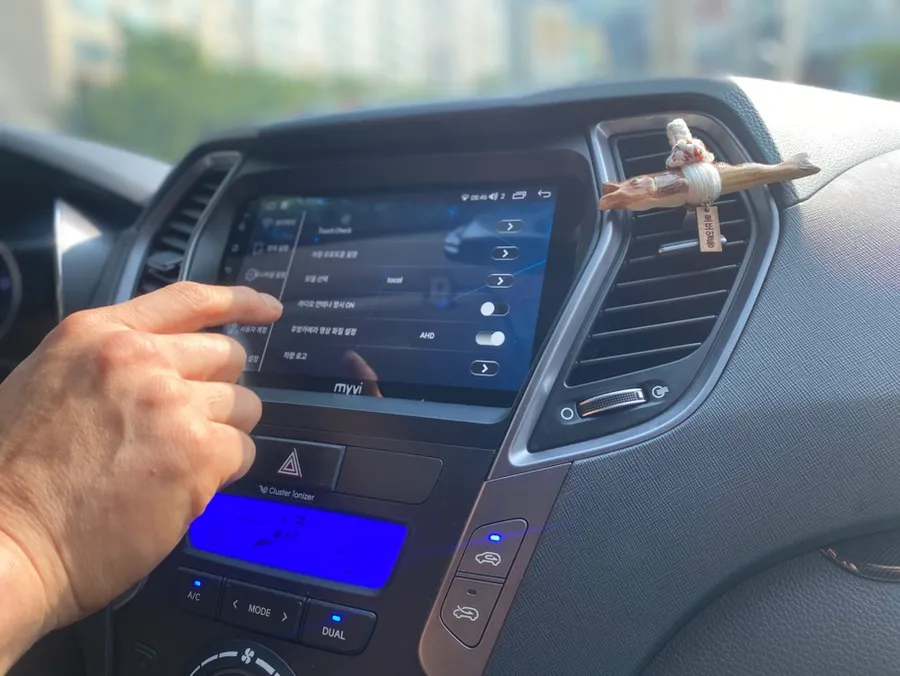 Hyundai Santa Fe DMのAndroid Auto・CarPlay取付事例 施工写真 1-3
