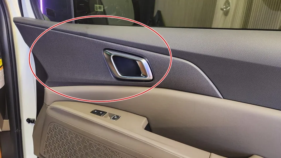 Kia Carnival KA4 ambient lighting - Kia Carnival KA4 Ambient Lighting Review: Mood Upgrade photo 5