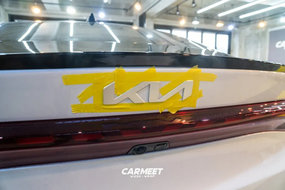 Kia K5 DL3のカーラッピング事例｜クロームパーツの印象変更 施工写真 2-3