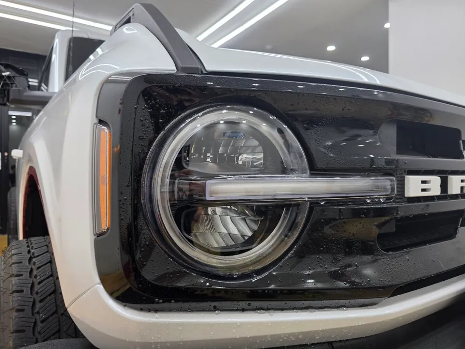 Ford Bronco Vinyl Wrap Review: White Color Change Cost photo 20