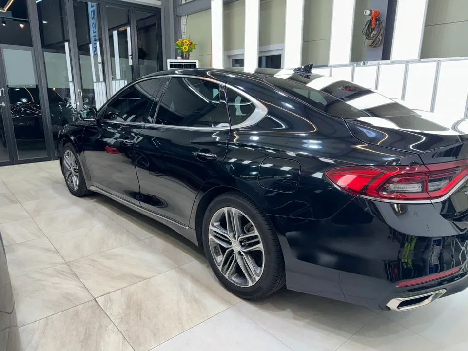 Hyundai Azera PPF施工事例|費用目安と仕上がり 施工写真 2-3
