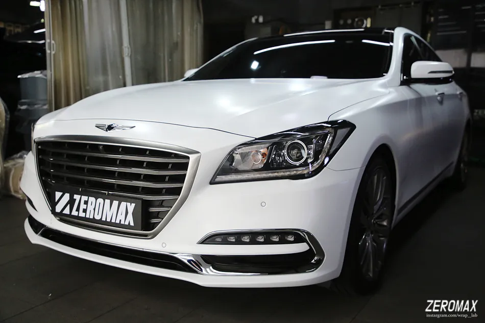 Genesis G80のカーラッピング事例|サテンホワイトへの変貌 施工写真 1-1