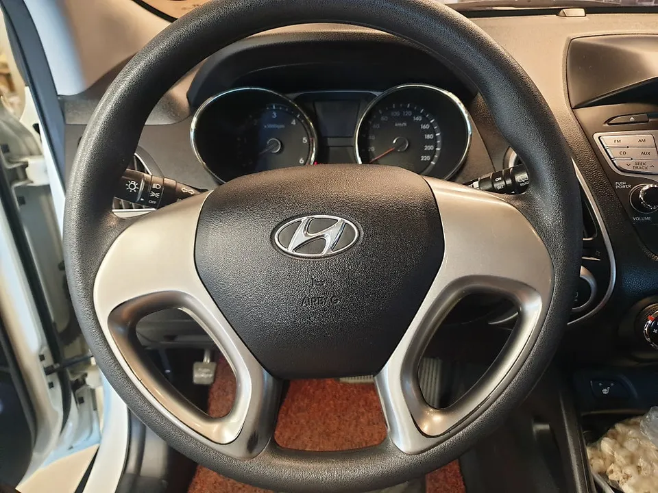 Hyundai Tucsonのドラレコ取付事例｜費用目安・仕上がり 施工写真 2-1