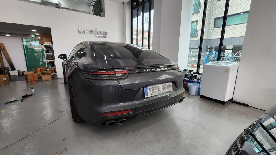 Porsche Panamera 971 android head unit installation result