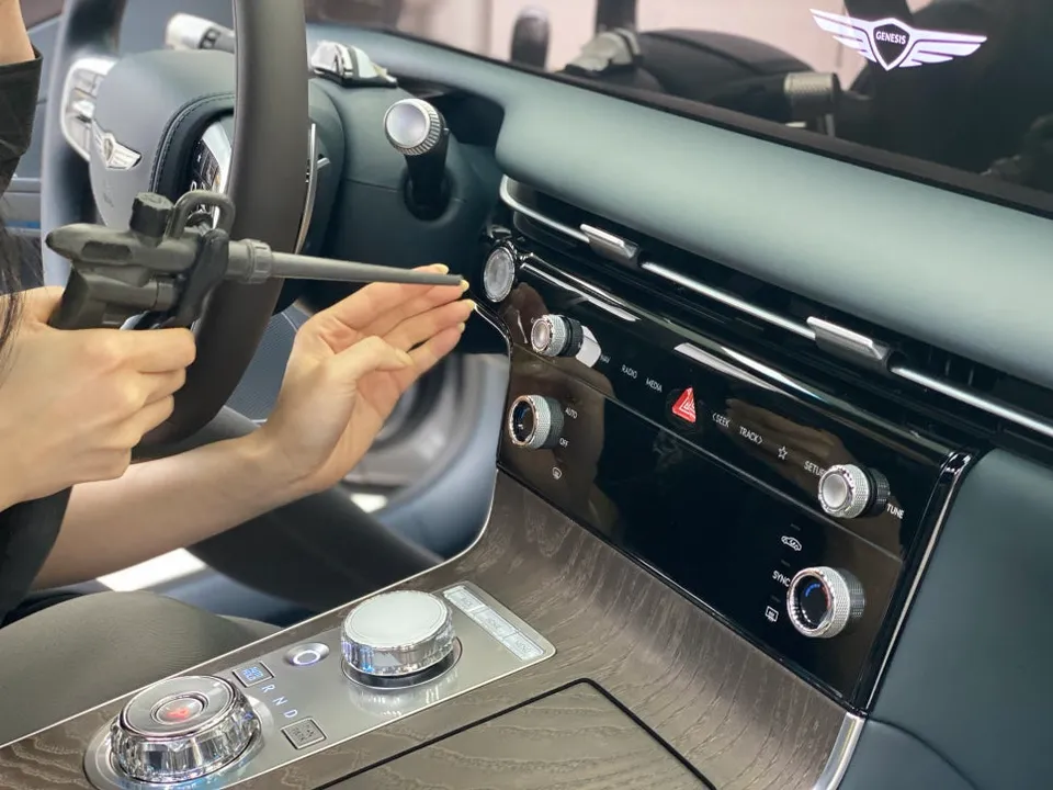 Genesis G80のPPF施工事例|傷防止と高級感維持 施工写真 4-2