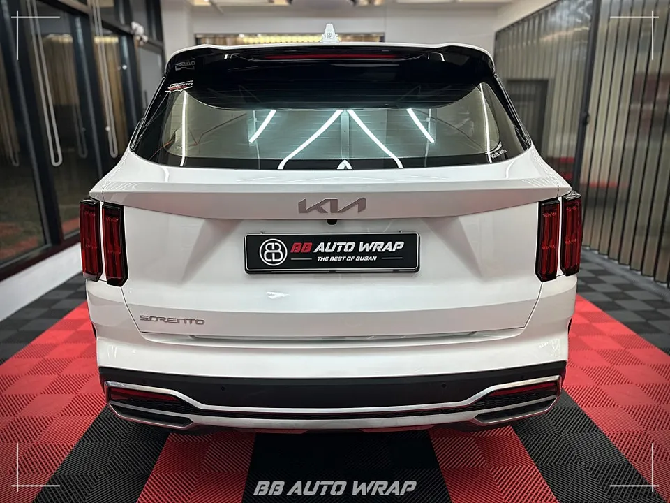 Kia Sorento MQ4 PPF施工事例|テールのトーンダウン 施工写真 3-1