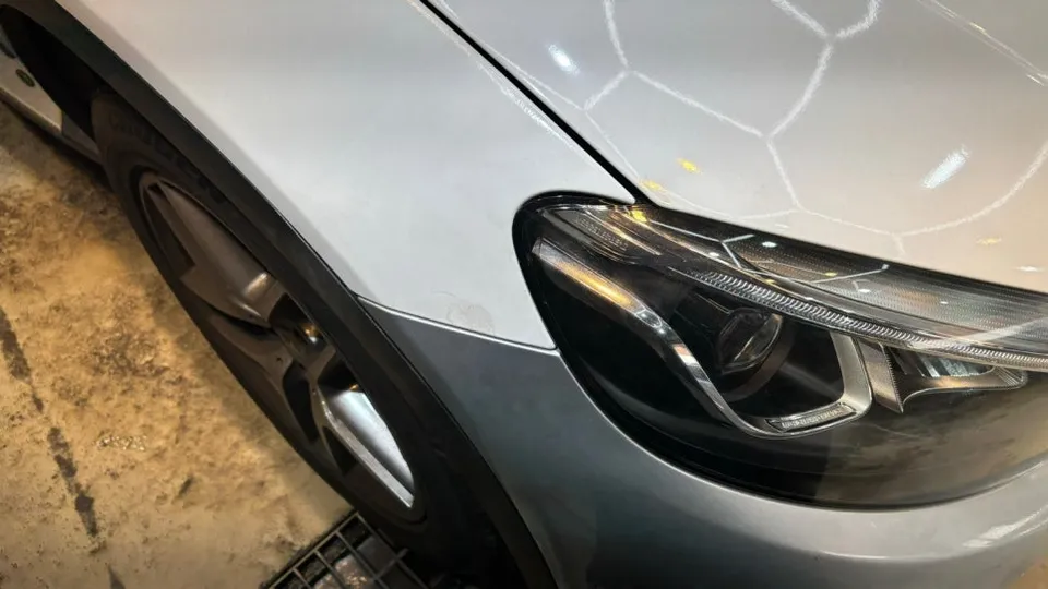 Mercedes-Benz GLCのカーラッピング事例 施工写真 5